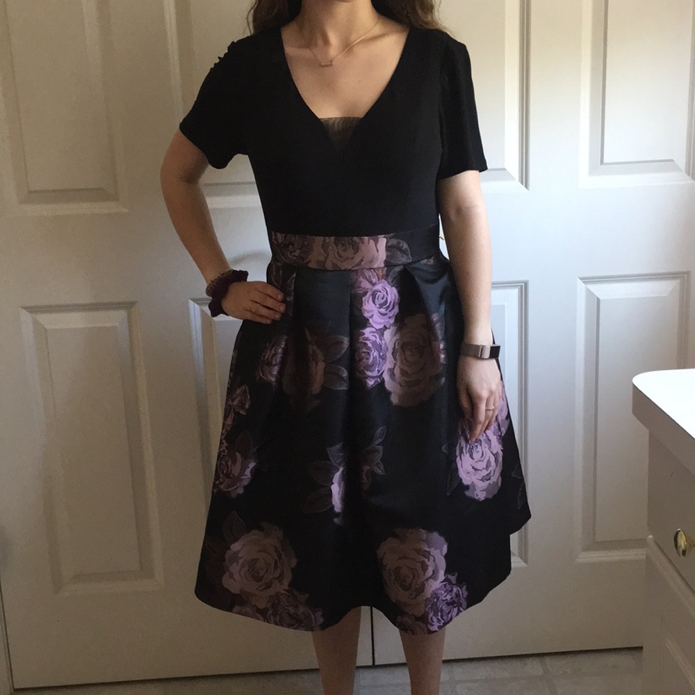 FLASH SALE (over 75% off) NEW — Formal Evening Dress - Size 6